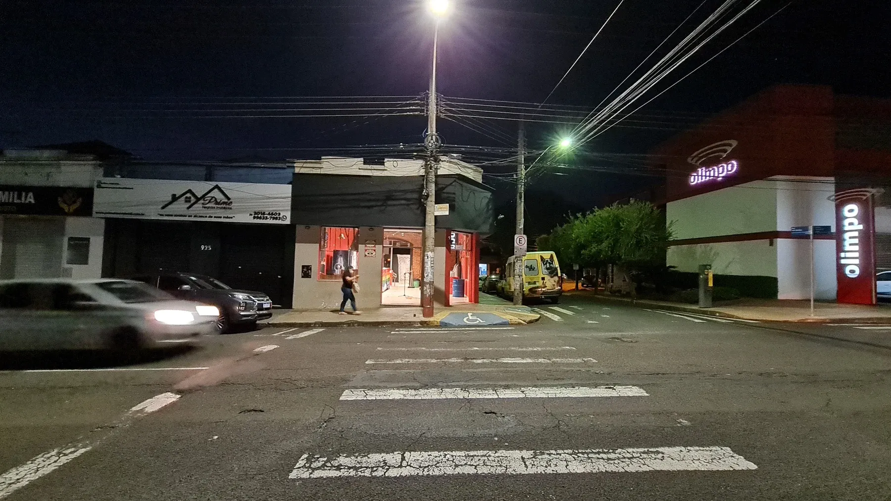 Pub: acesso, sonorização e avaliação externa
